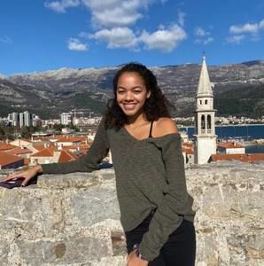 Meet your Posher, Ashley